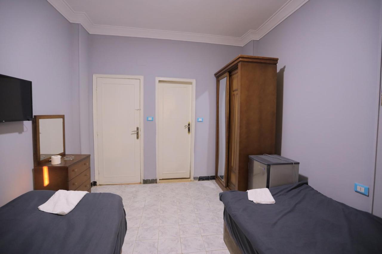 Three Golden Pyramids Bed and Breakfast El El Cairo Exterior foto