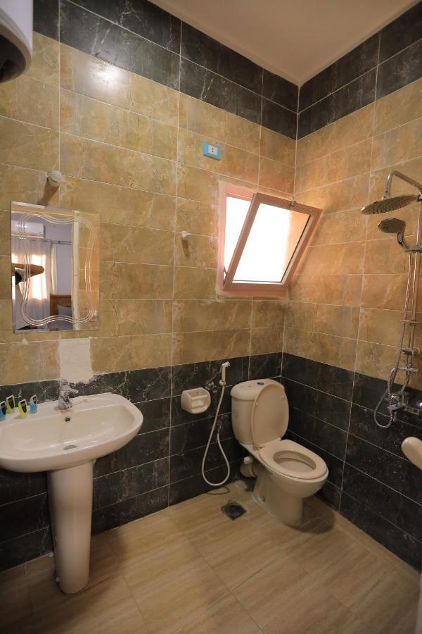 Three Golden Pyramids Bed and Breakfast El El Cairo Exterior foto